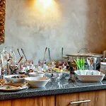 Hotel Comfort Tom Kyle 3*