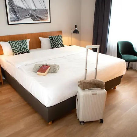 Hotel Comfort Tom Kyle Kiel