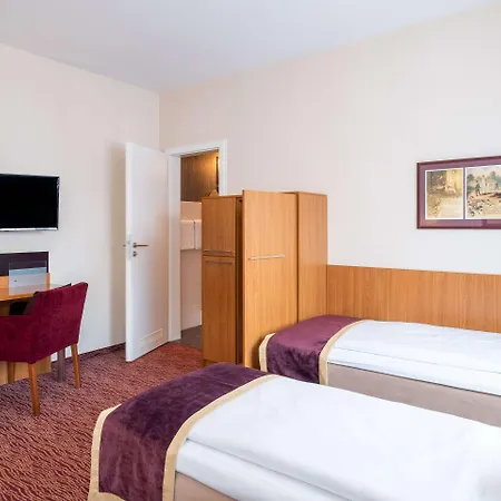 Hotel Comfort Tom Kyle