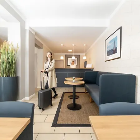 Hotel Comfort Tom Kyle 3*