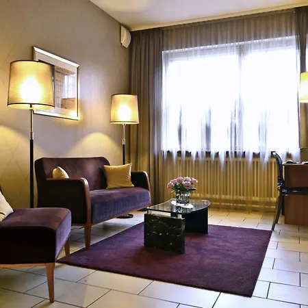 Hotel Comfort Tom Kyle 3*