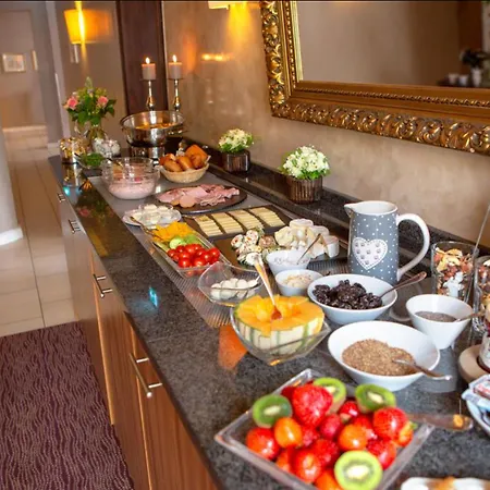 Hotel Comfort Tom Kyle Kiel