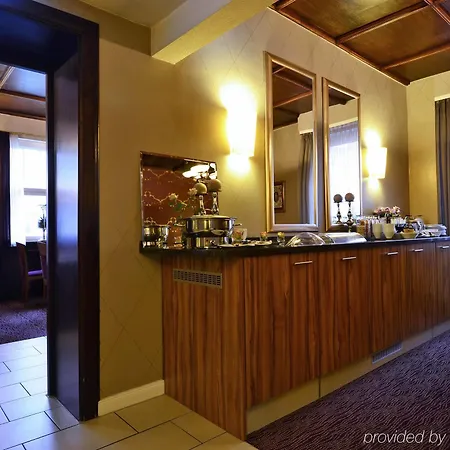 Hotel Comfort Tom Kyle