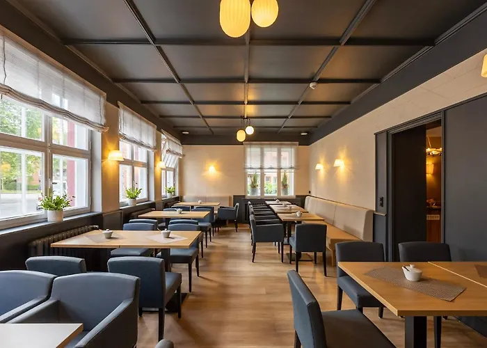 Hotel Comfort Tom Kyle Kiel