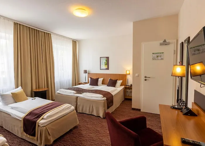 Hotel Comfort Tom Kyle Kiel