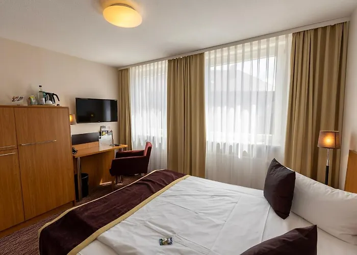 Hotel Comfort Tom Kyle 3*