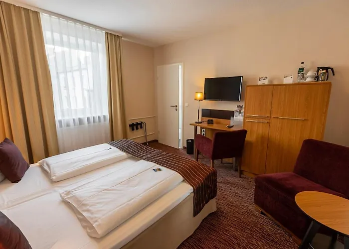 Comfort Tom Kyle Hotel