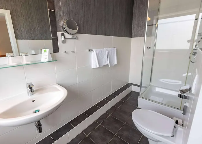 Hotel Comfort Tom Kyle Kiel