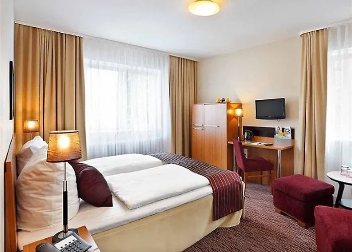 Comfort Tom Kyle Kiel