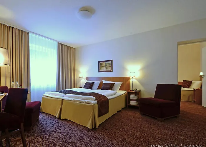 Comfort Tom Kyle Kiel